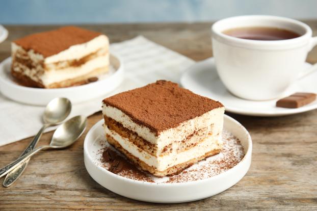 Lire la suite à propos de l’article Tiramisu Facile et Rapide 🇮🇹🍰