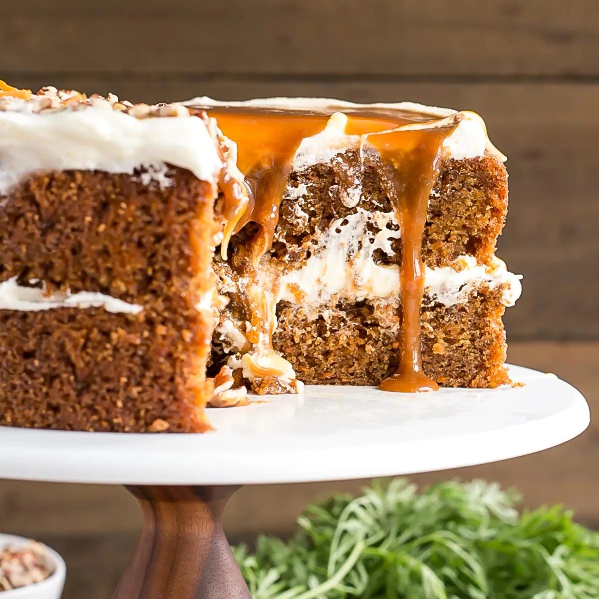 Lire la suite à propos de l’article Gâteau aux épices, noix de pécan et glaçage cream cheese